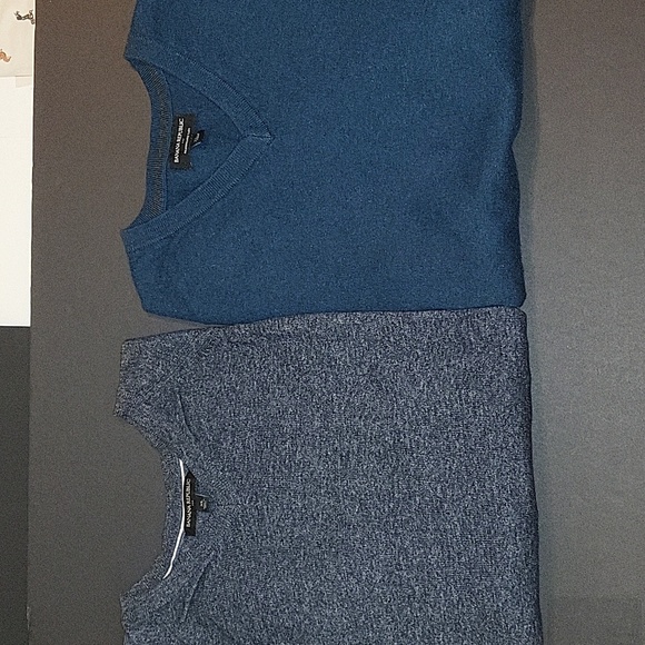 Banana Republic Factory Other - LOT of 2 -- Size XL Men's Banana Republic V-Neck Sweaters!